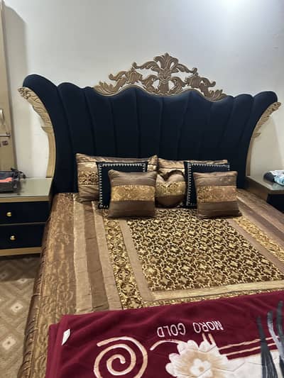 Wooden bed like new for sala
