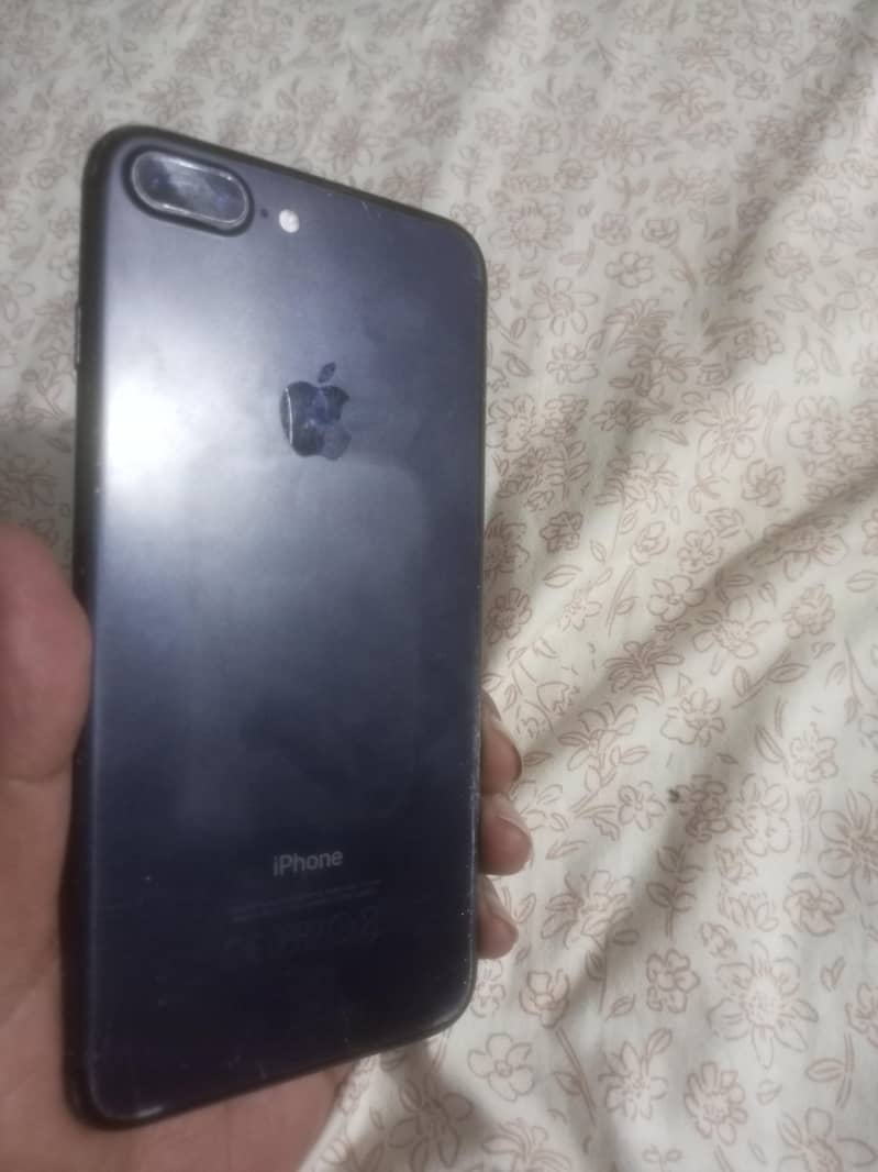 Apple iPhone 7 Plus 1