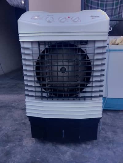 Pak new Diamond 6000 inverter Ac/DC cooler -15 Days use used