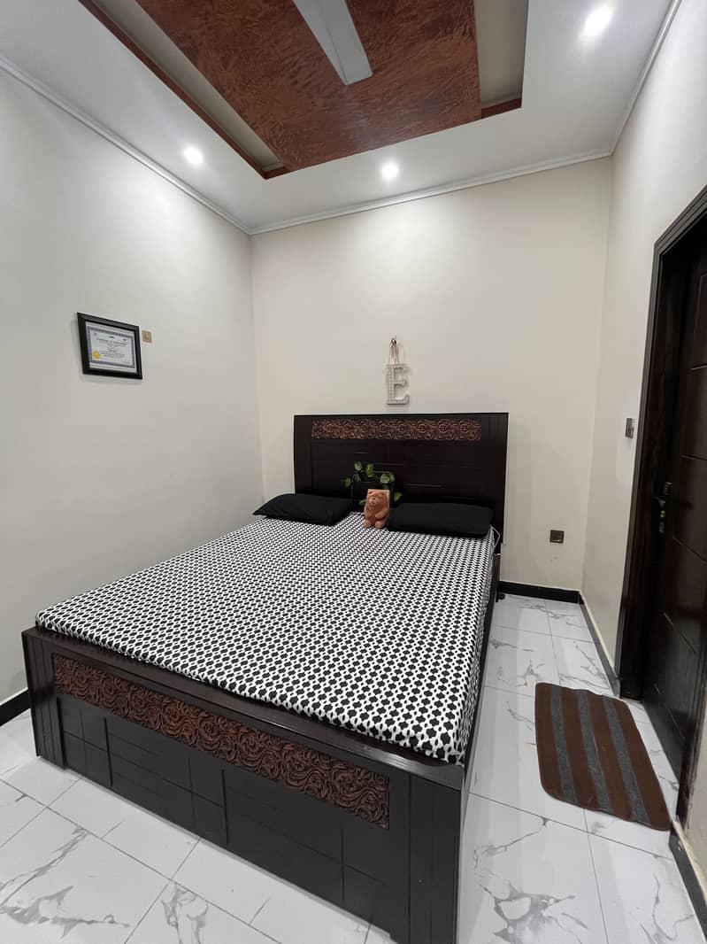 queen size bed 2
