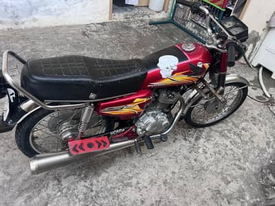 Honda CG 125 2015 Model – Excellent Condition