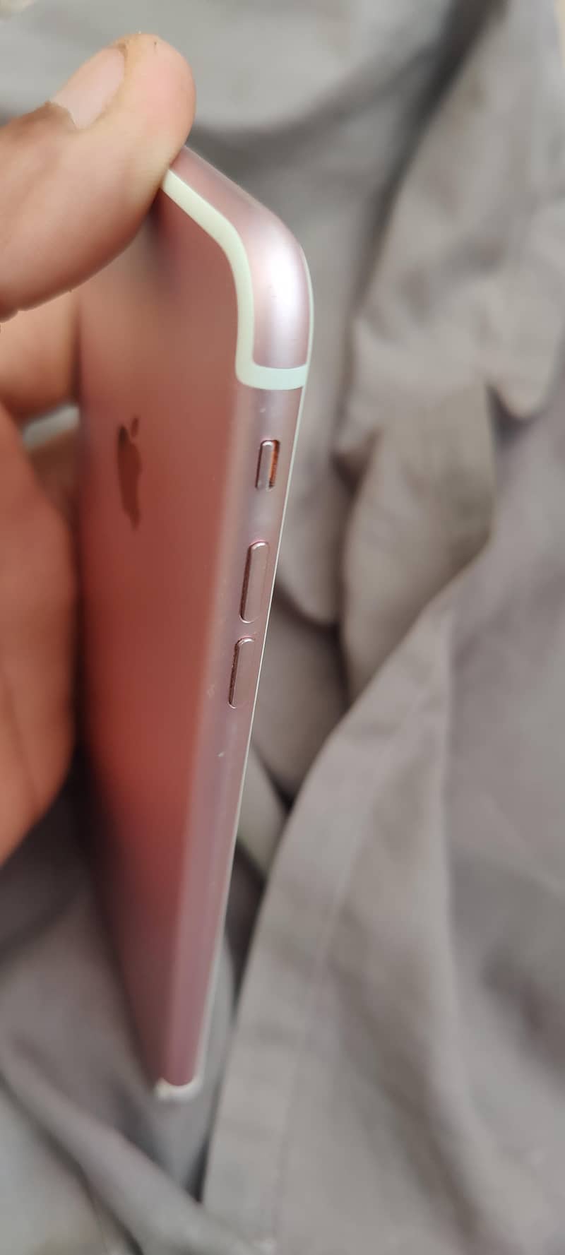 Apple iPhone 7 Plus 6