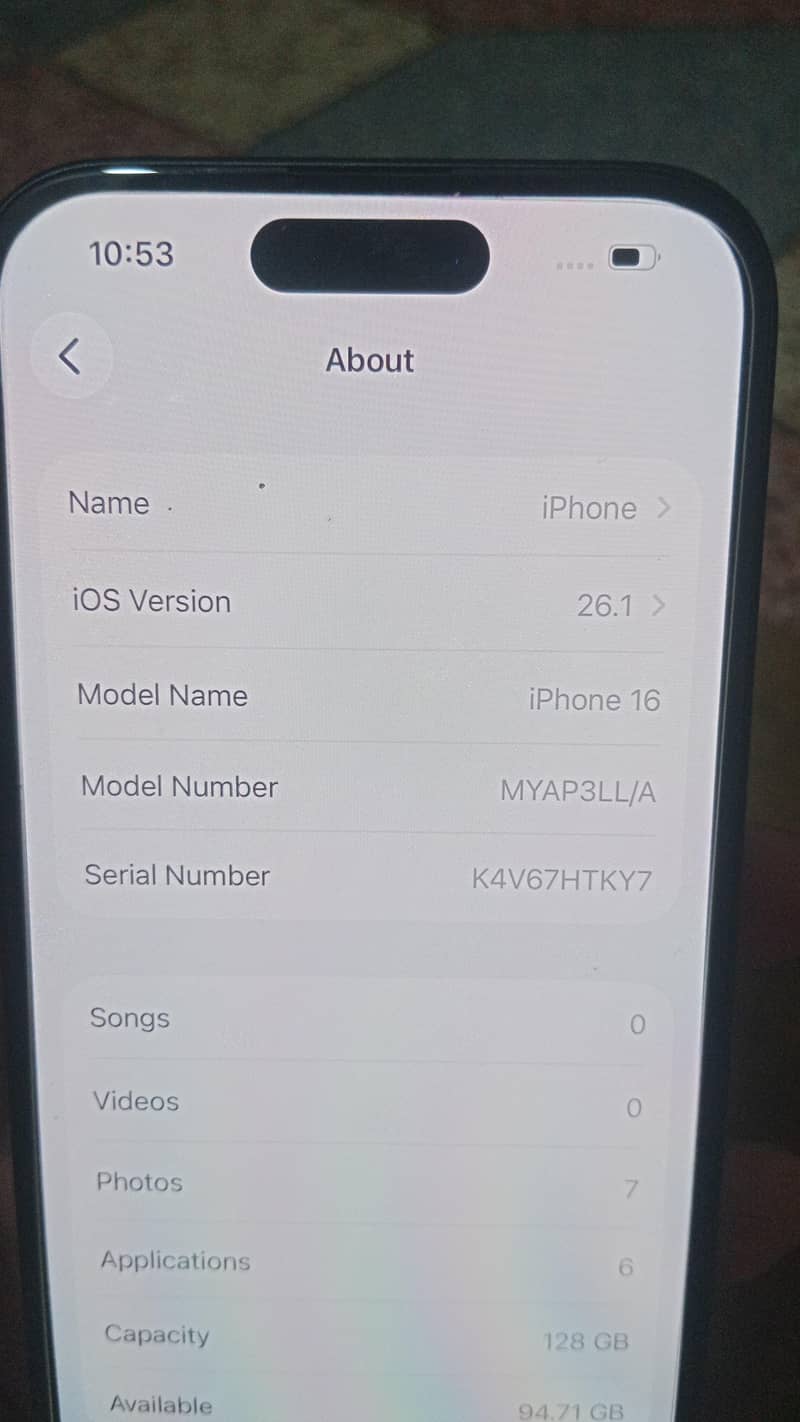 Apple iPhone 16e 2