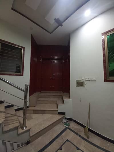 6 marla Ground Floor available for rent in Wakeel colony