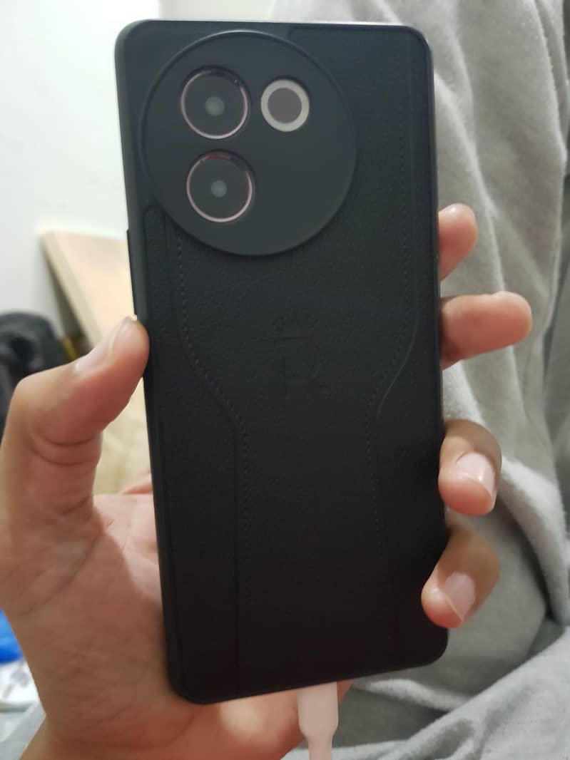 Vivo V30 E 0