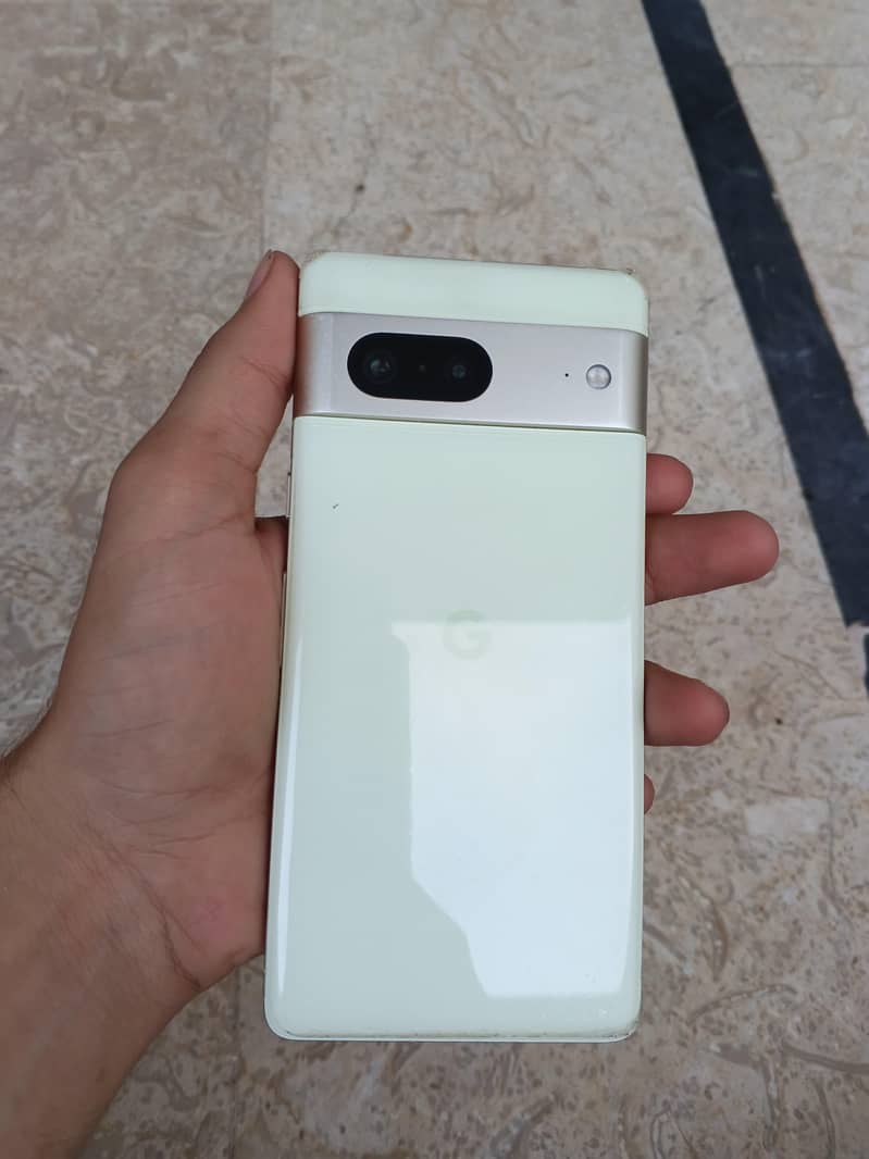 Google Pixel 7 4
