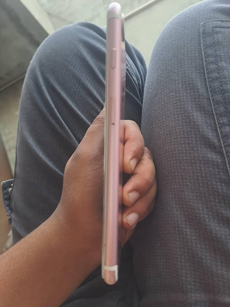 Apple iPhone 7 Plus 3