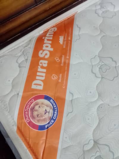 Dura spring mattress in warrenty king size