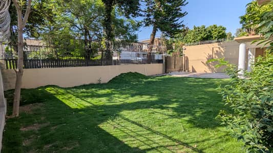FOR RENT 800 Sqyrd Renovated 4-Beds Double Unit House E_7