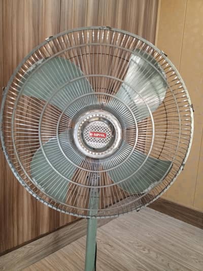 Royal pedestal fan. very good condition.