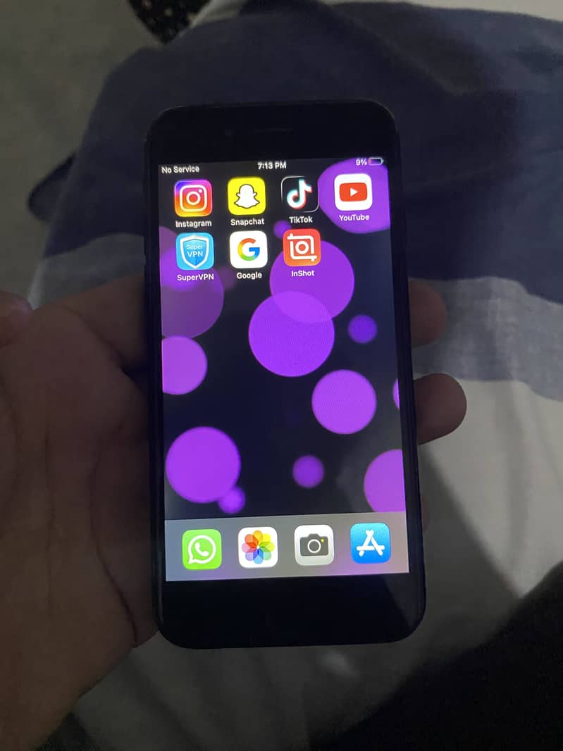 Apple iPhone 7 2
