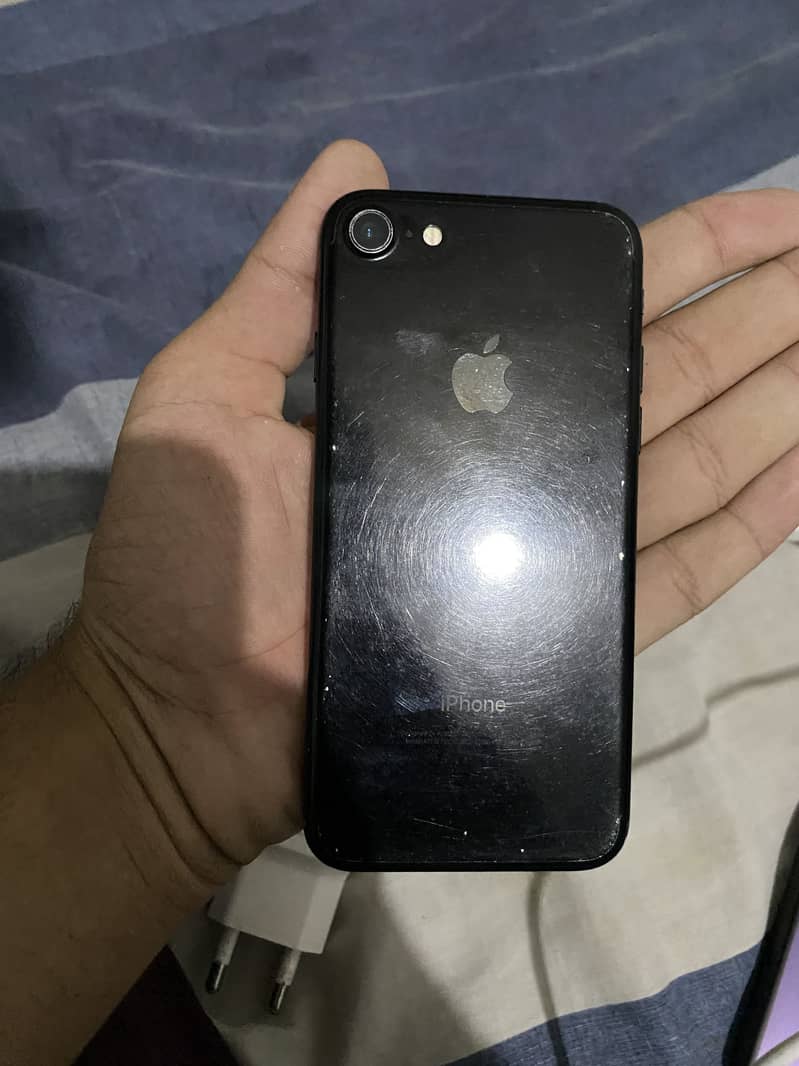 Apple iPhone 7 3
