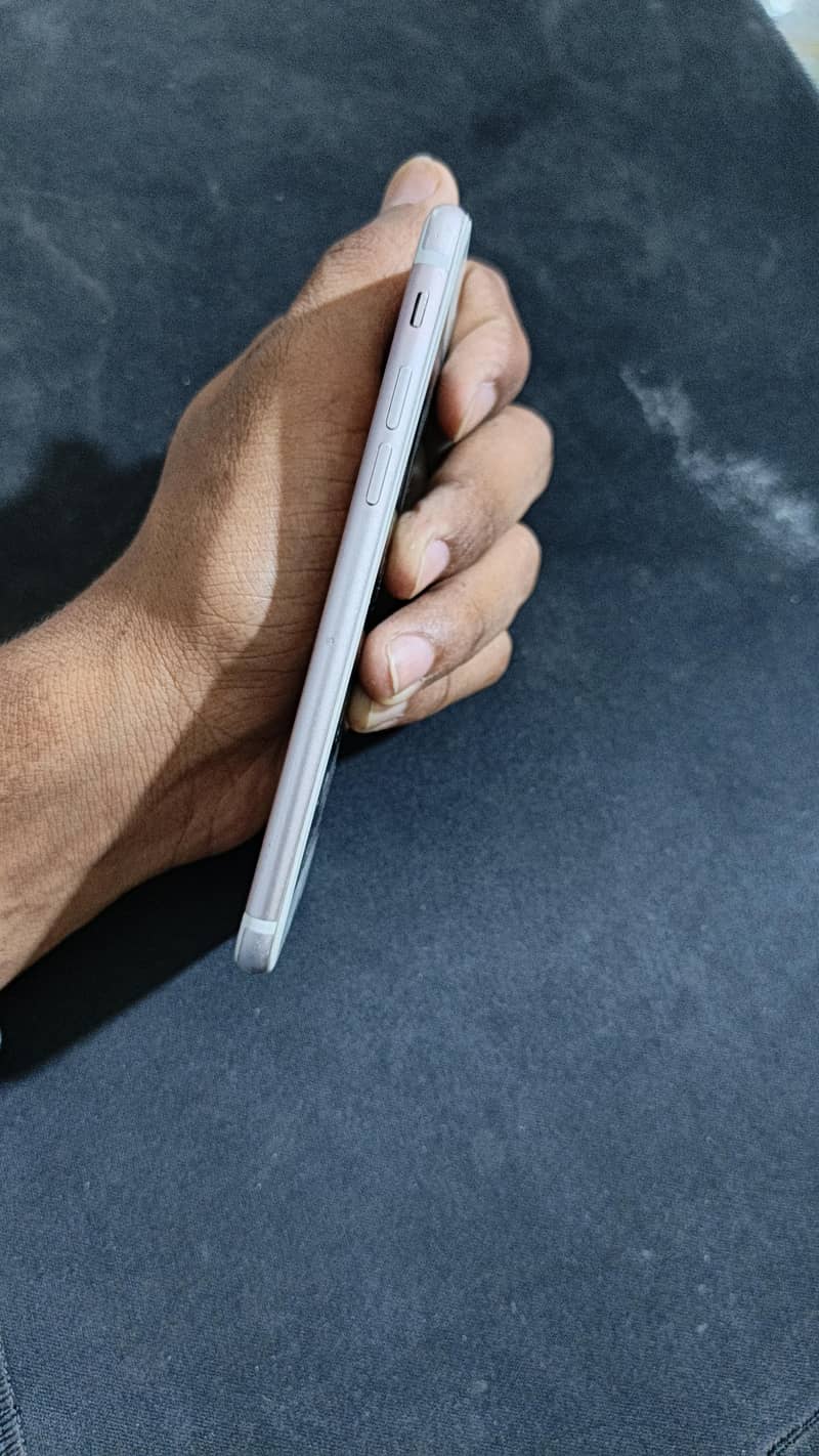 Apple iPhone 7 1