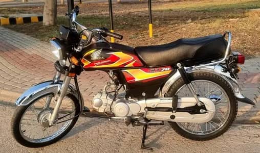 Honda CD 70 December 2025 only 2100km driven sell urgent