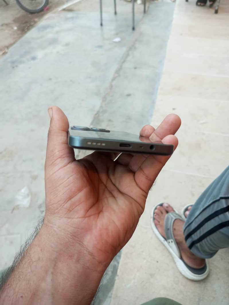 Realme C61 4