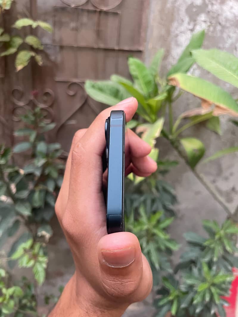Apple iPhone 14 2