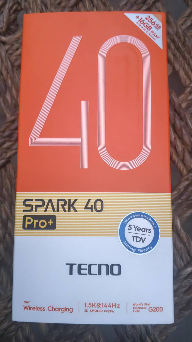Tecno CAMON 40 Pro 0