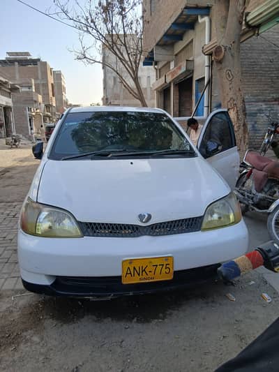 Toyota Platz 2006