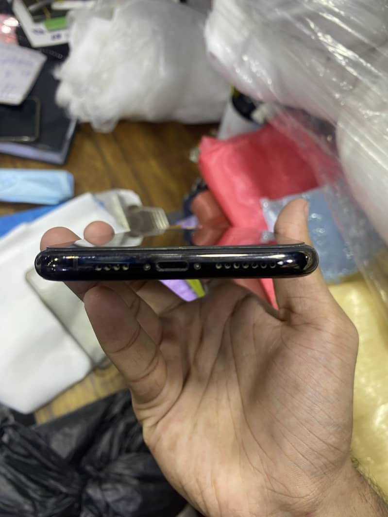 iPhone 11 Pro Max 1