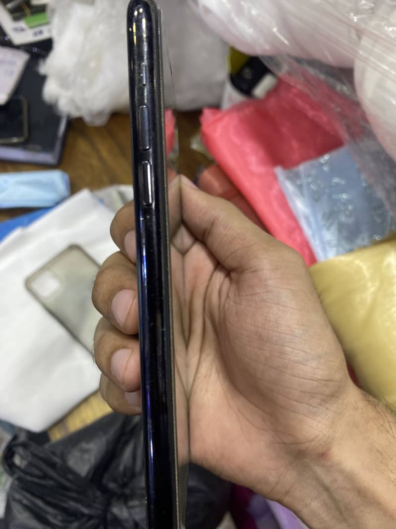 iPhone 11 Pro Max 2