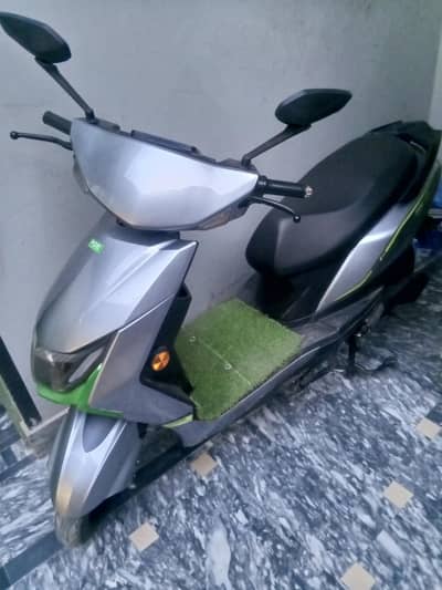 1000 what electric scooty Pge 2 10 2025