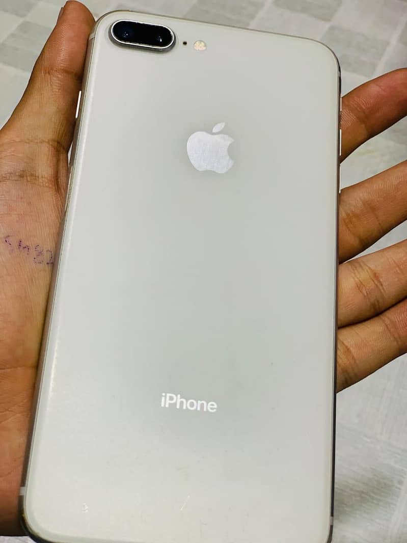 Apple iPhone 8 Plus 0