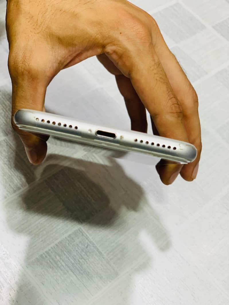 Apple iPhone 8 Plus 1