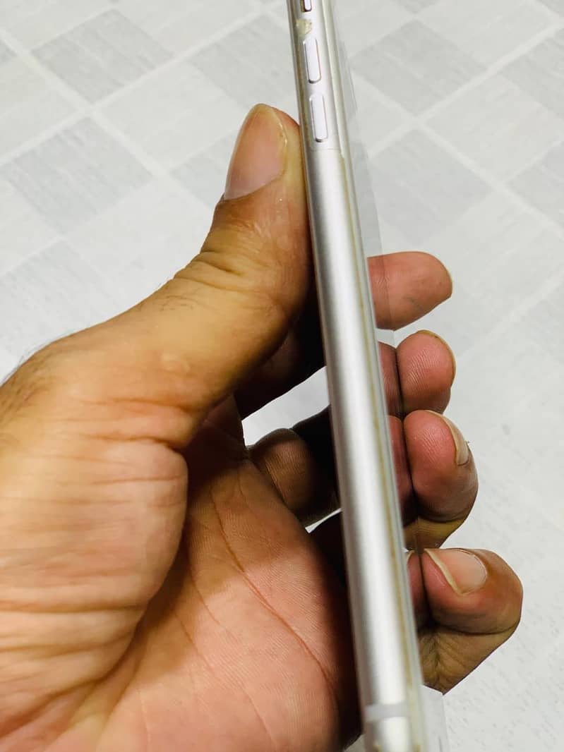 Apple iPhone 8 Plus 3
