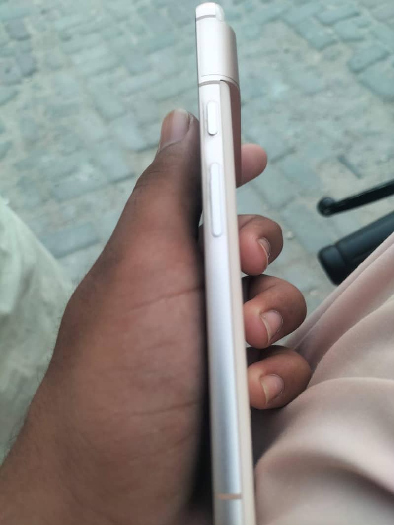 Google Pixel 8 3