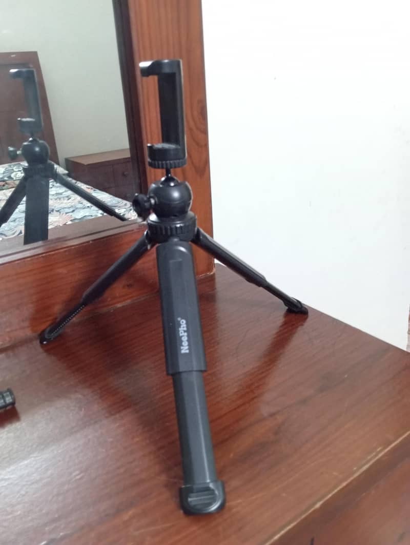 Tripod 0