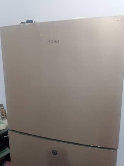 haeir fridge 10 cubic. Urgent sale