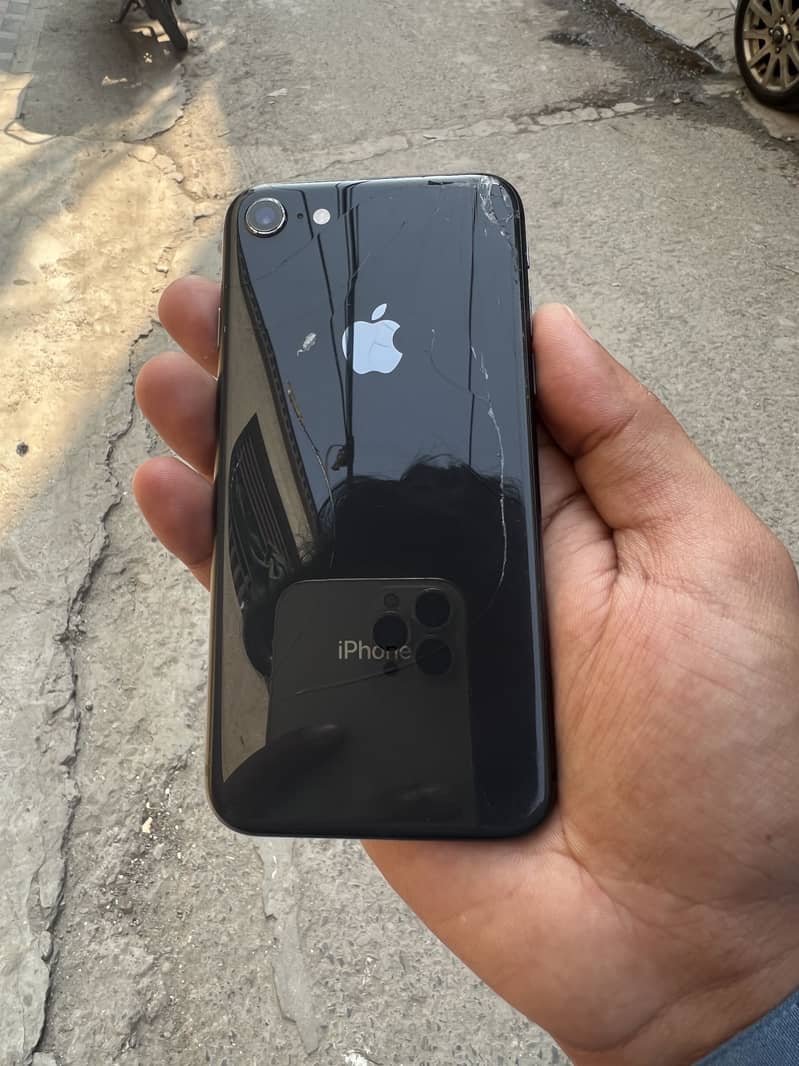 Apple iPhone 8 1