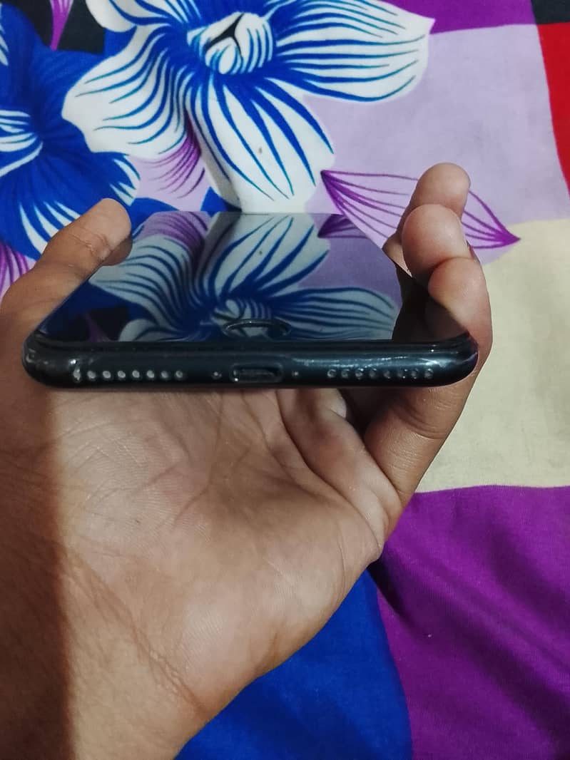Apple iPhone 7 Plus 2