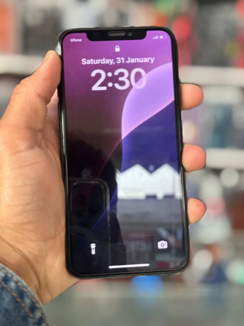 Apple iPhone XS 1