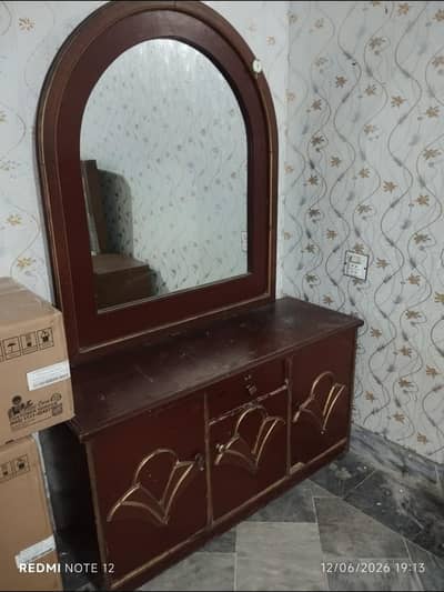 Dressing table with mirror | Home decor | Dressers & Drawers