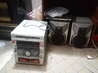 Sony speakers with Hifi component system alongwith DVD player