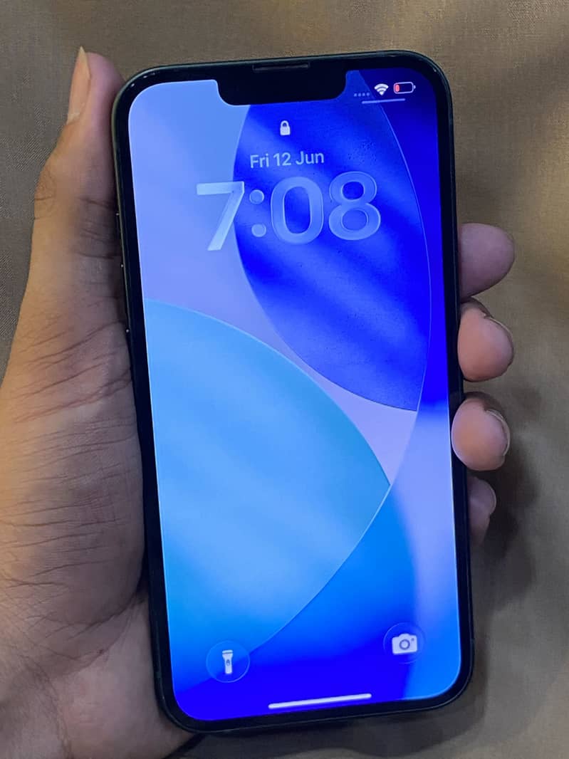 Apple iPhone 13 5