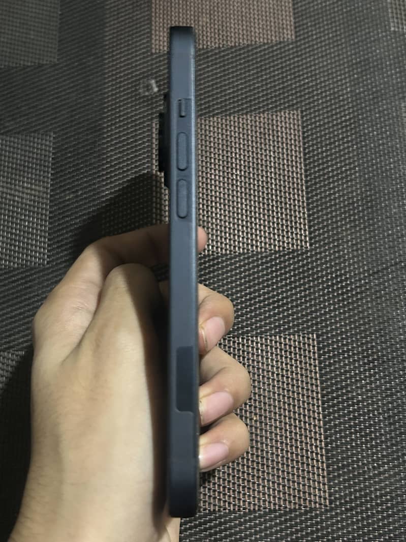 Apple iPhone 14 3