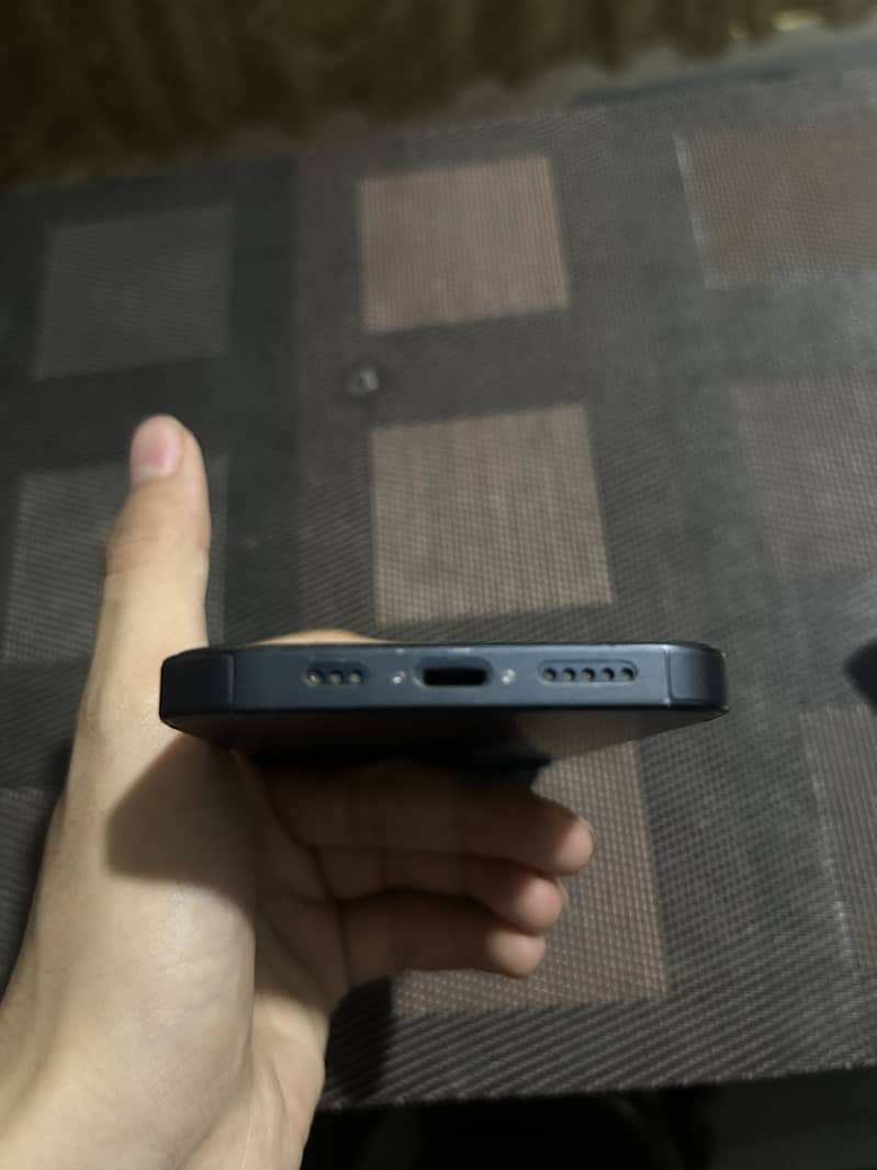 Apple iPhone 14 4