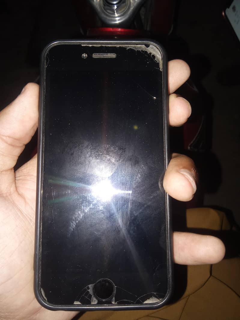 Apple iPhone 8 0