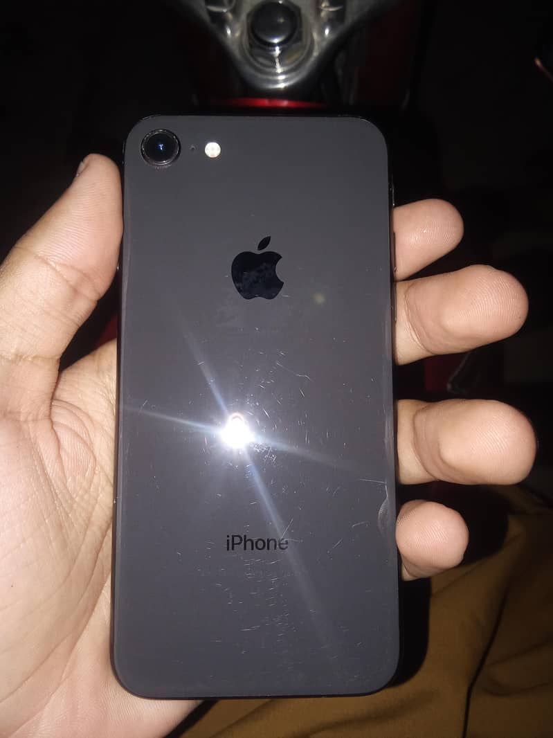 Apple iPhone 8 1