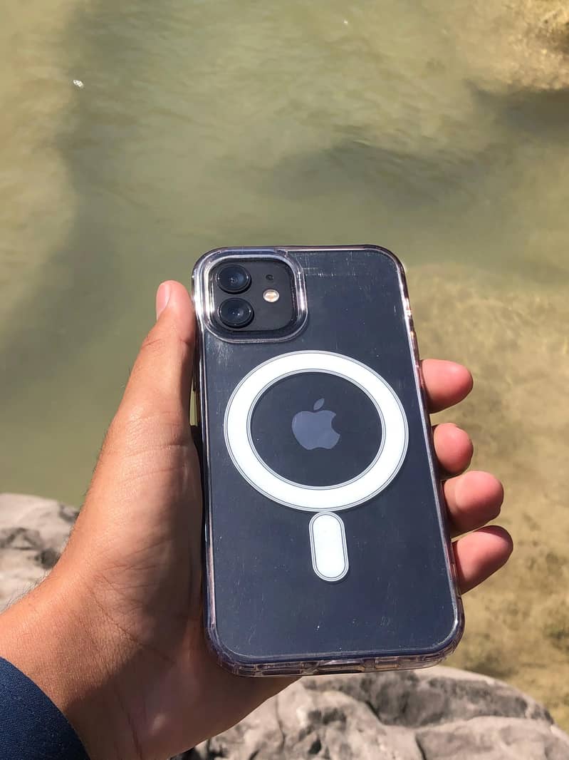 iPhone 12 0