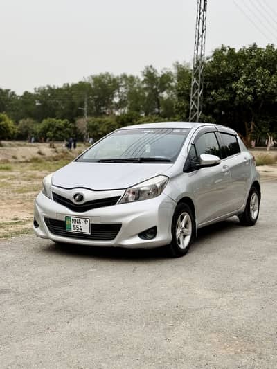 Toyota Vitz 2014/17. Good  condition.