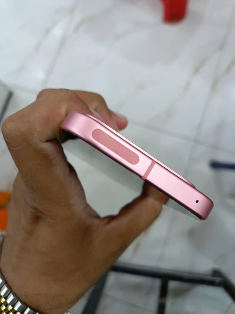 Google Pixel 9 3