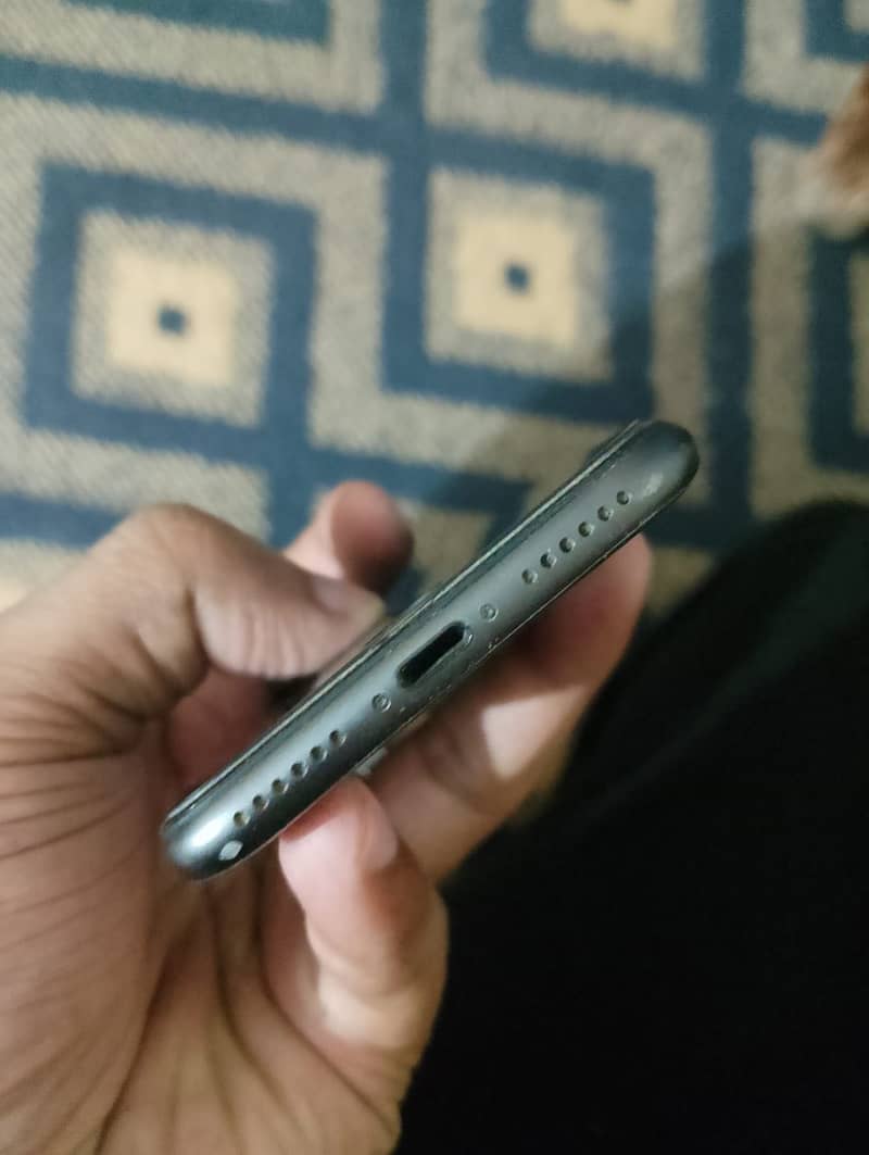 Apple iPhone 8 5