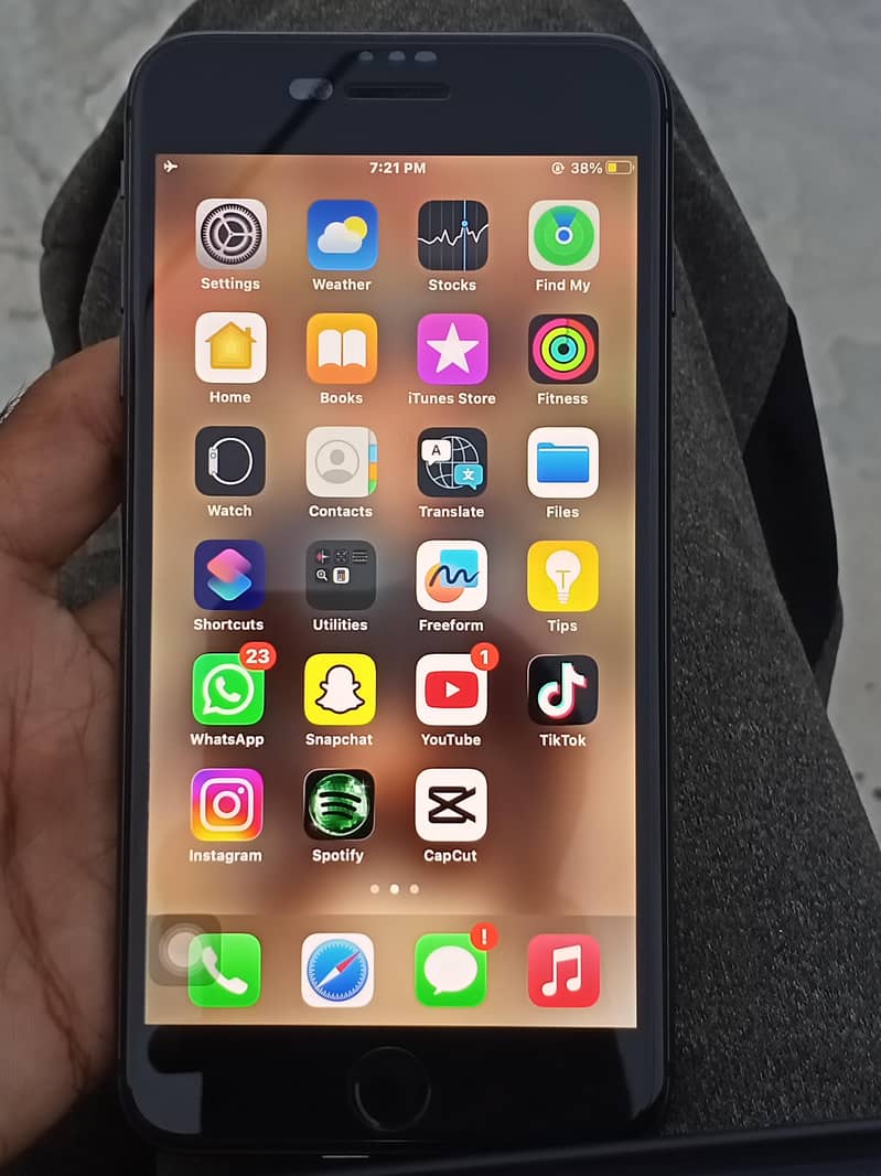 Apple iPhone 8 Plus 6