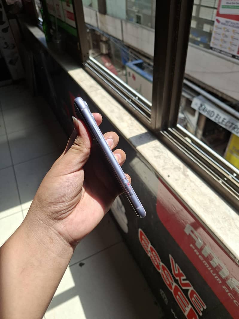 iphone 11 4