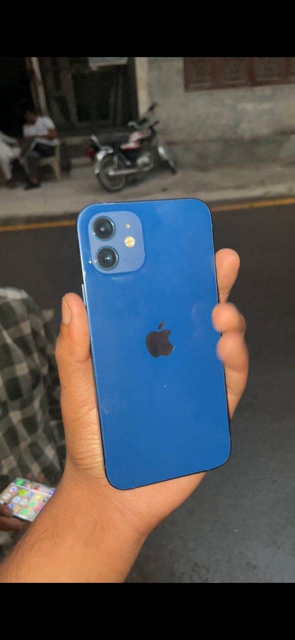 Apple iPhone 12 2