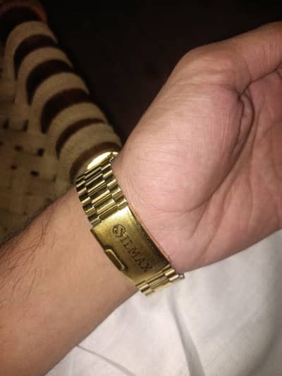 achi Dubai ki watch hy