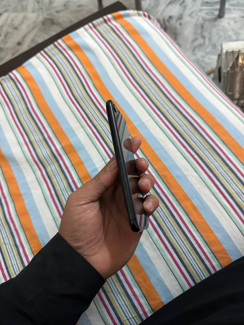 Apple iPhone SE 3RD GENERATION 2